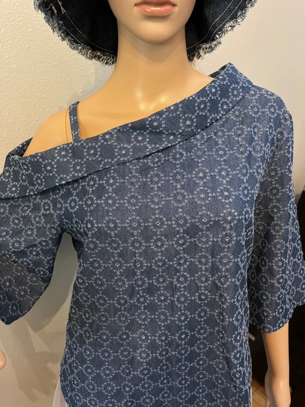 Laundry By Shelli Segal Blue Patterned One-Shoulder Blouse